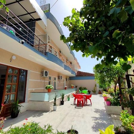 Hotel Vila Flowers Vlore Exterior photo